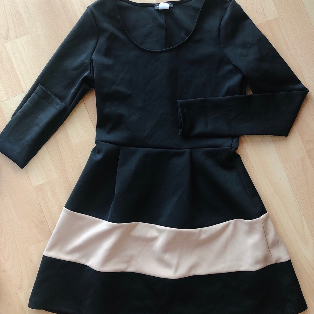 VENUS classy and elegant long sleeves dress 🤩🪐